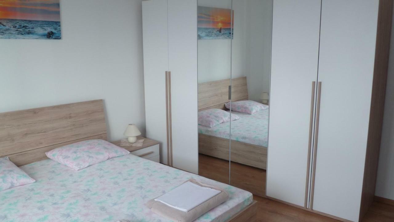 Apartman Helena Senj  Eksteriør billede