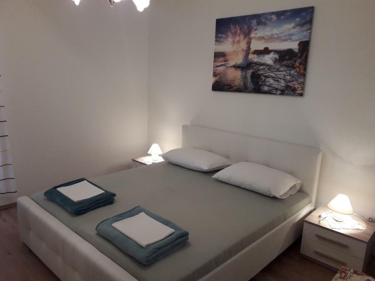 Apartman Helena Senj  Eksteriør billede